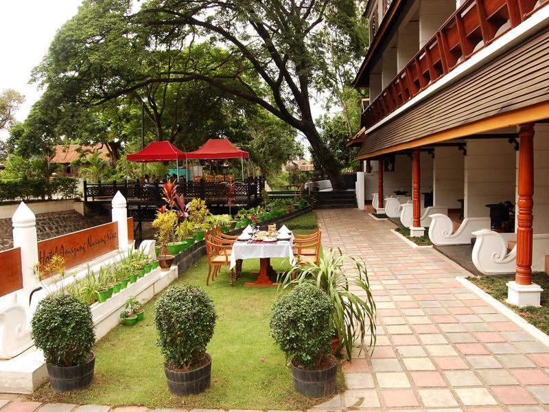 Hotel Amazing Nyaung Shwe Kültér fotó