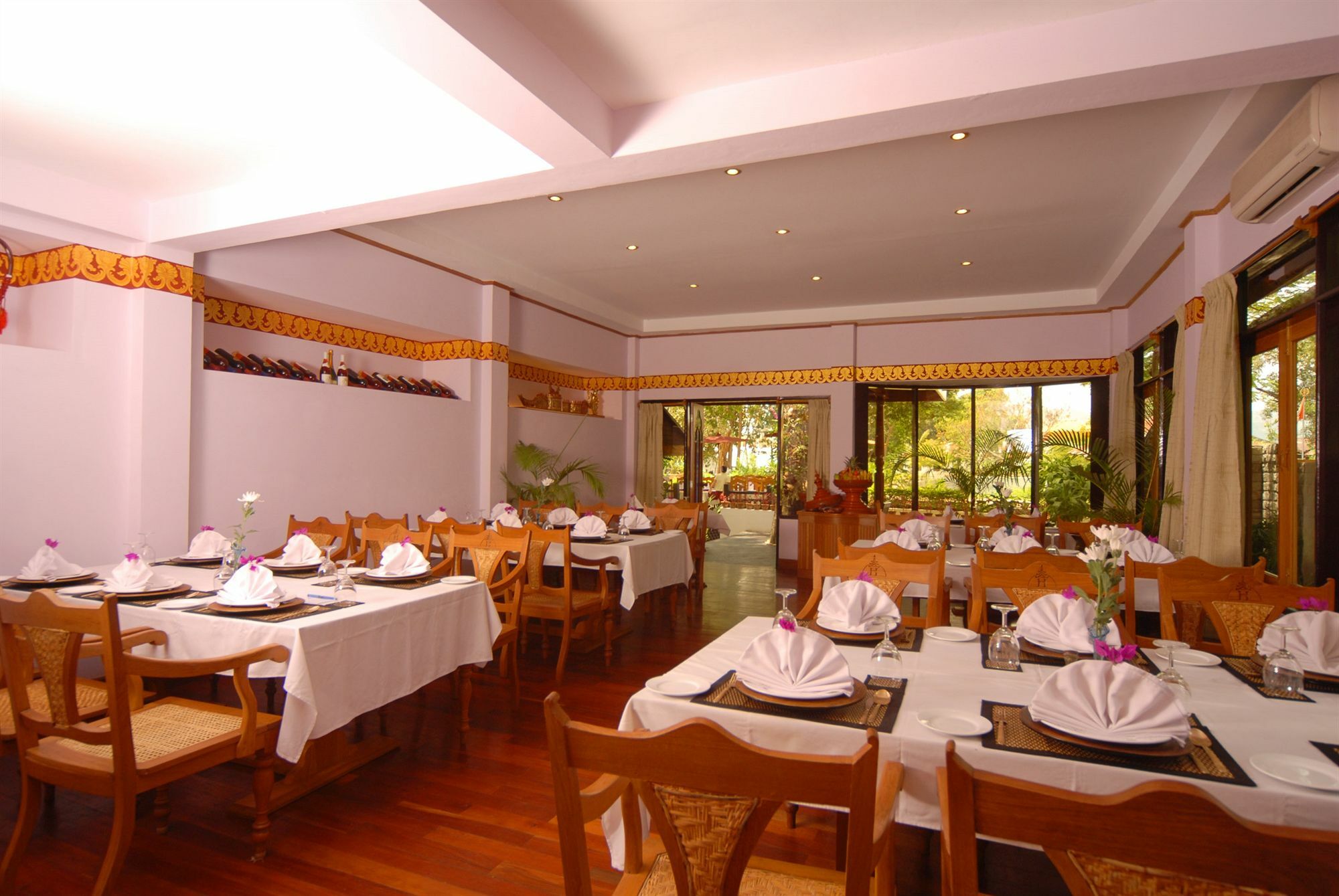 Hotel Amazing Nyaung Shwe Kültér fotó